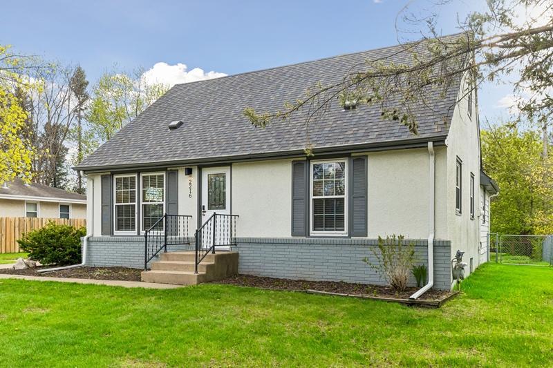 2216 Thorndale Ave, New Brighton, MN 55112