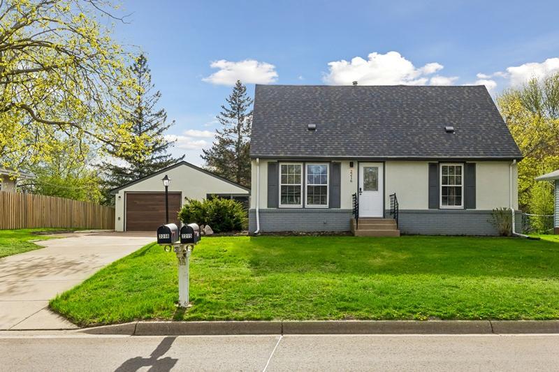 2216 Thorndale Ave, New Brighton, MN 55112