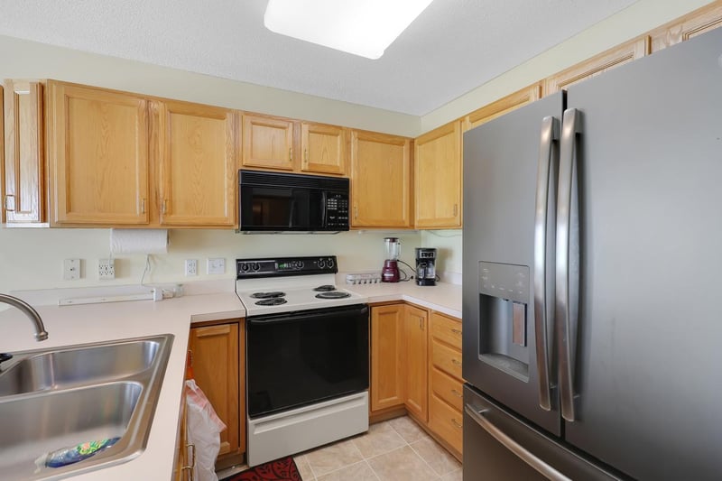 9462 Prairieview Trl N, Champlin, MN 55316
