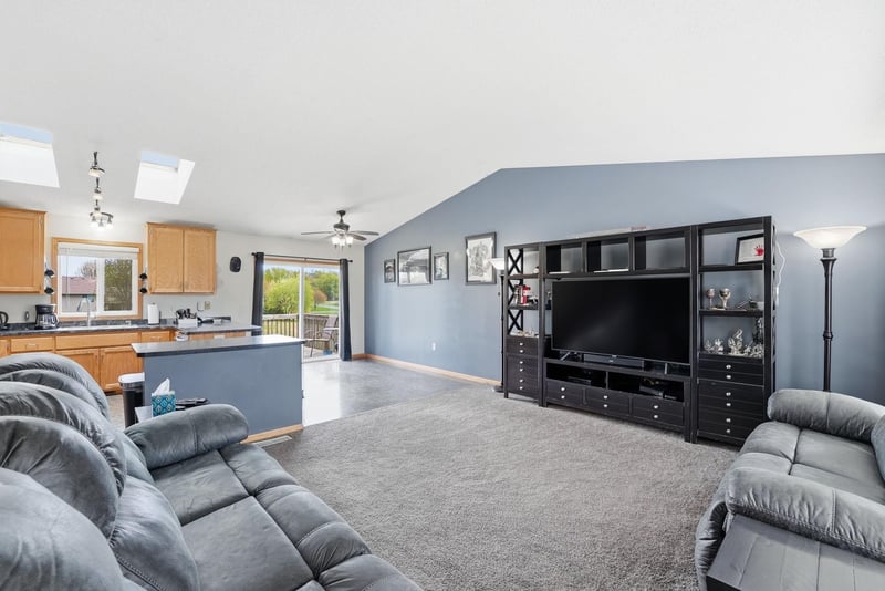 26173 Goodview Ave, Wyoming, MN 55092