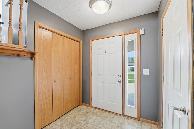 26173 Goodview Ave, Wyoming, MN 55092
