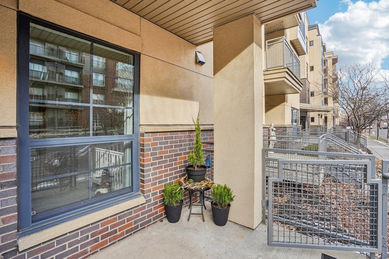 825 Berry St #106, Saint Paul, MN 55114