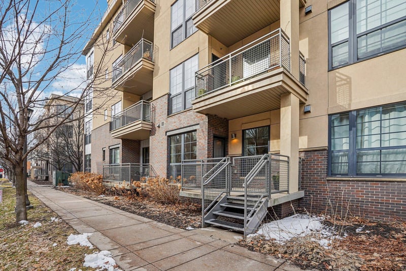 825 Berry St #106, Saint Paul, MN 55114