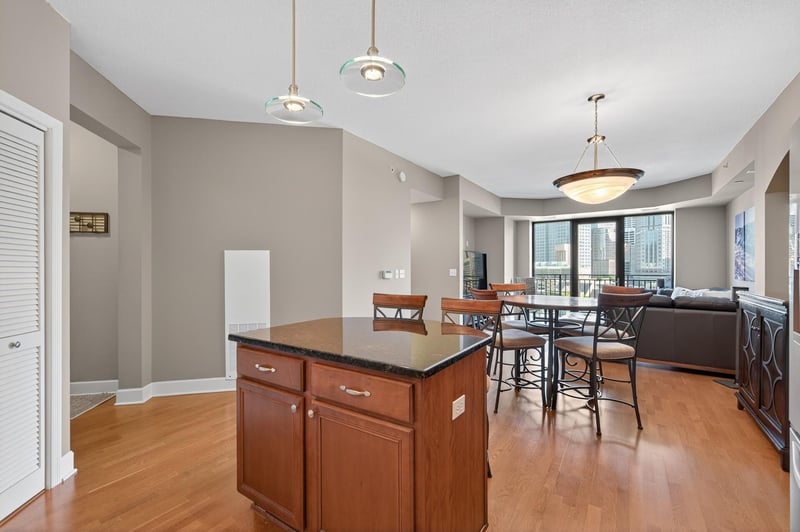 500 E Grant St #709, Minneapolis, MN 55404
