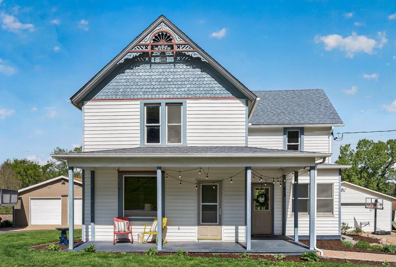 512 Broadway St S, Jordan, MN 55352
