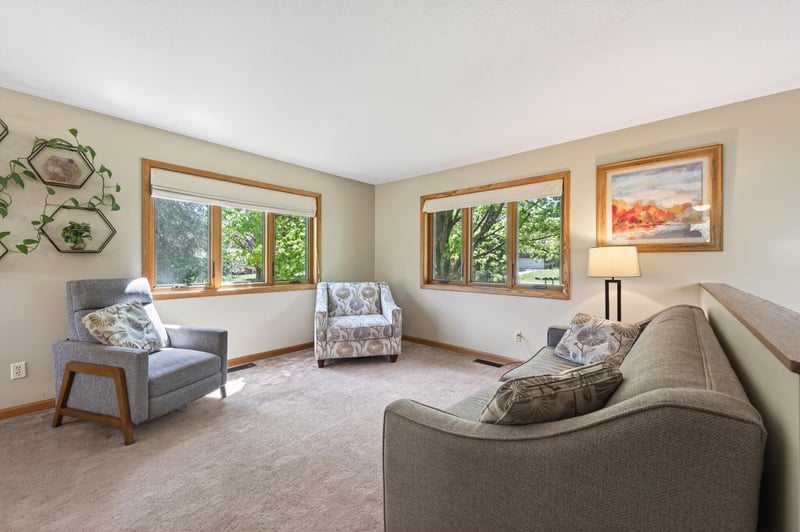 61 Quant Ct S, Lakeland, MN 55043
