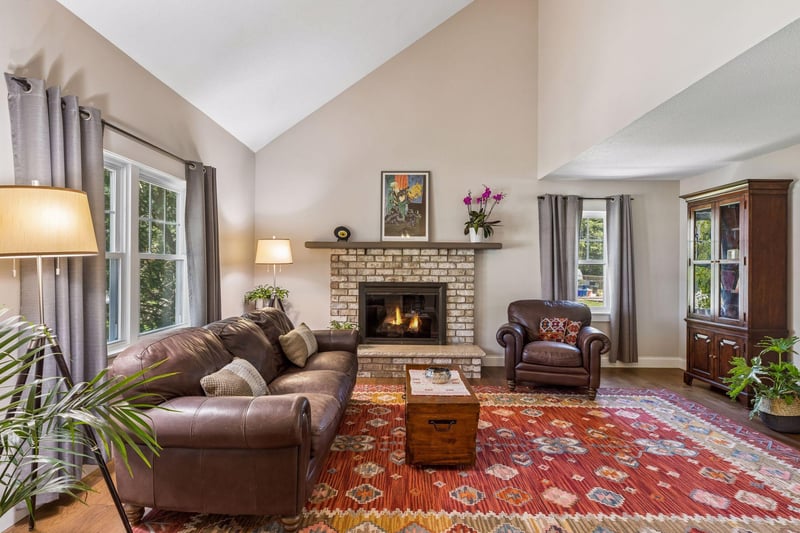 1316 Christy Cir, Roseville, MN 55113