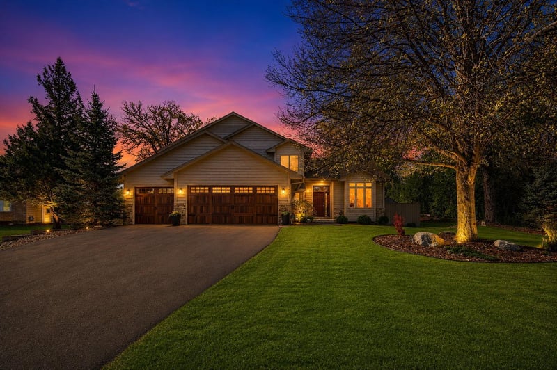 2301 Great Oaks Dr, Burnsville, MN 55337