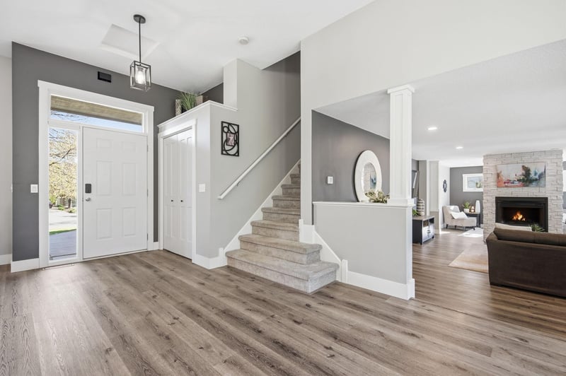 2301 Great Oaks Dr, Burnsville, MN 55337