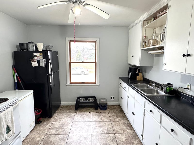 513 Lake St NE, Warroad, MN 56763