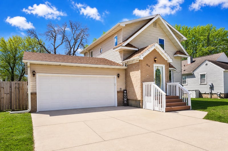 810 10th Ave SE, Austin, MN 55912