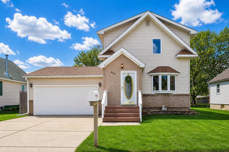 810 10th Ave SE, Austin, MN 55912