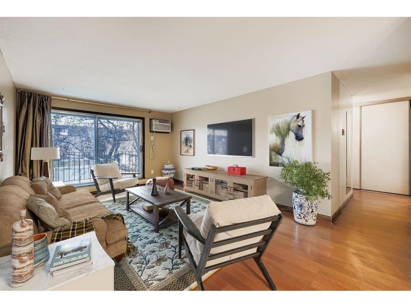 3431 Kent St #813, Shoreview, MN 55126