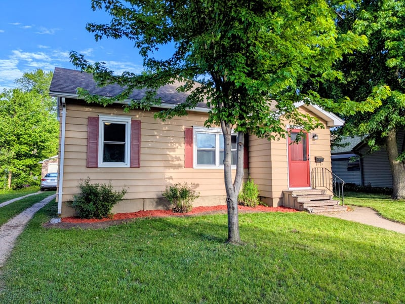 464 Grand St, Winona, MN 55987