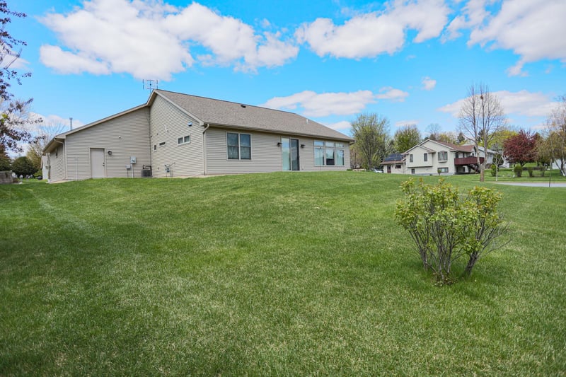 298 Kusilek St, River Falls, WI 54022