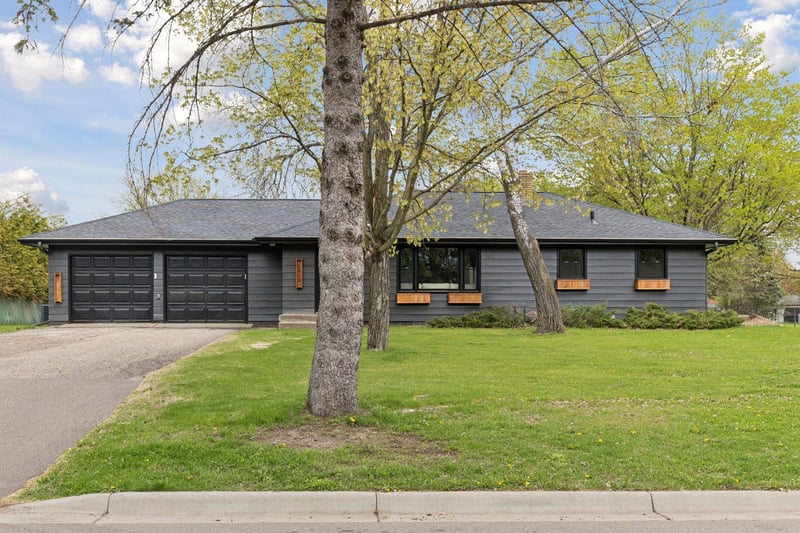 1610 Garland Ln N, Plymouth, MN 55447