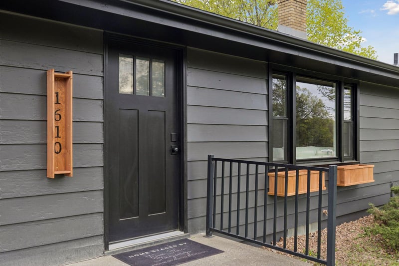 1610 Garland Ln N, Plymouth, MN 55447