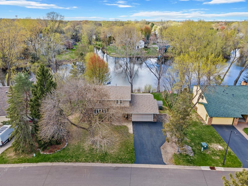5815 Evergreen Ln, Shoreview, MN 55126