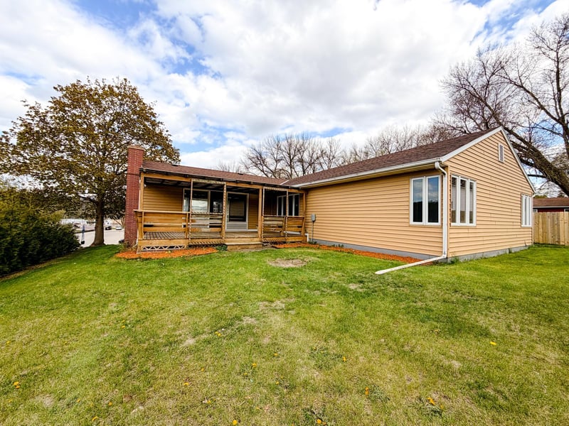 821 Park St, Jackson, MN 56143