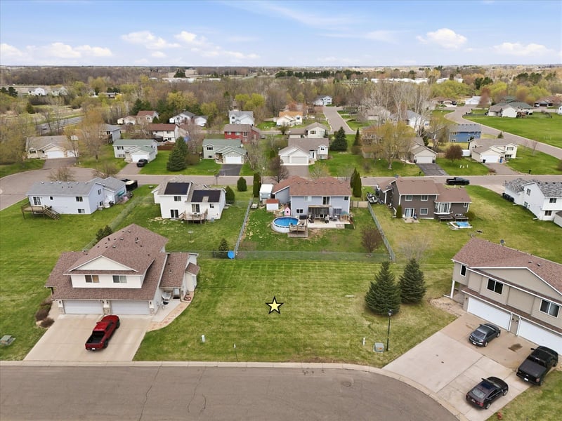 940 - 950 S Rush Landing Ct, Rush City, MN 55069