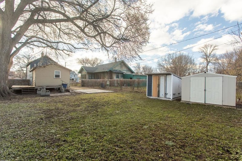 316 11th St N, Moorhead, MN 56560