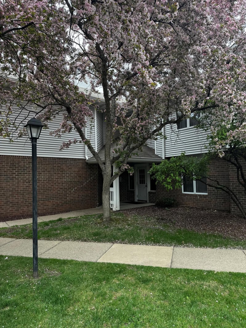 3590 Blue Jay Way #206, Eagan, MN 55123