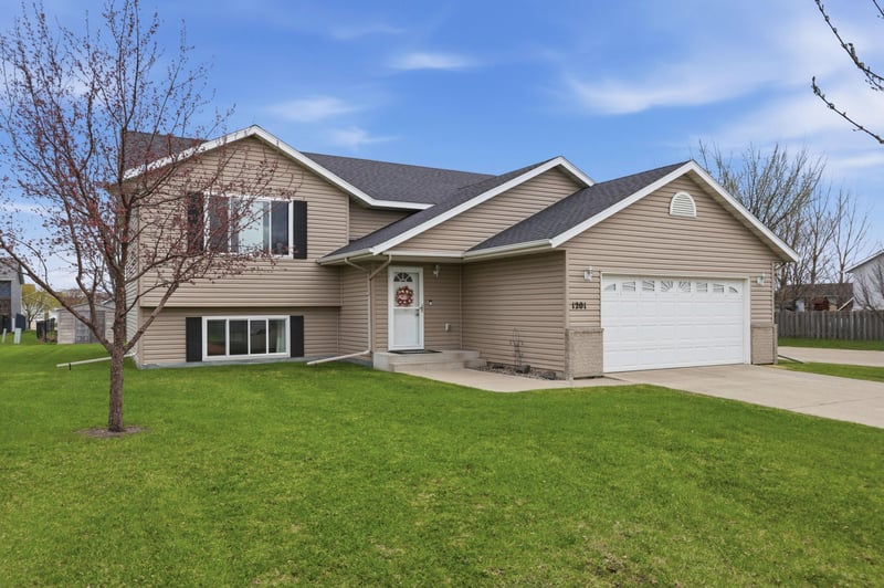 1201 9th Ave SE, Barnesville, MN 56514