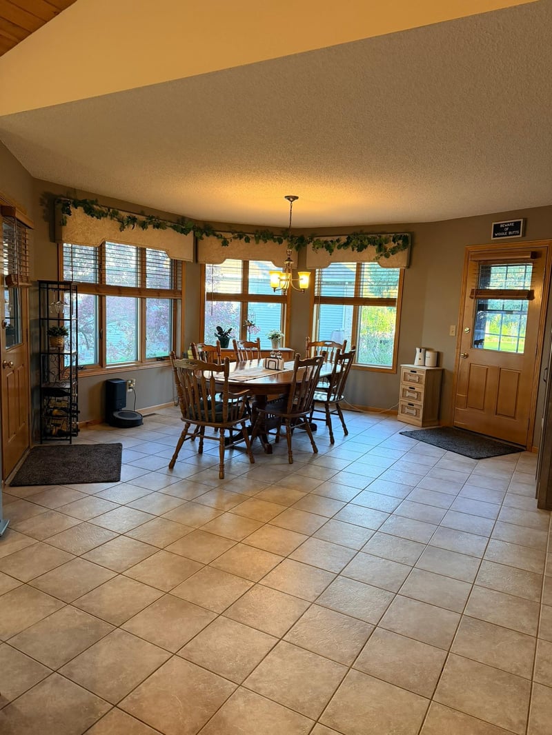 1206 Riverview Ct, Sauk Rapids, MN 56379