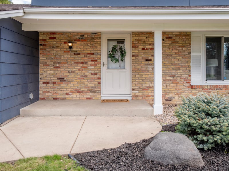 10419 Morris Rd, Bloomington, MN 55437