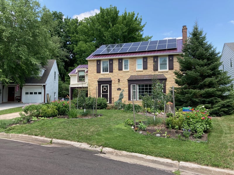 827 10 1/2 St SW, Rochester, MN 55902