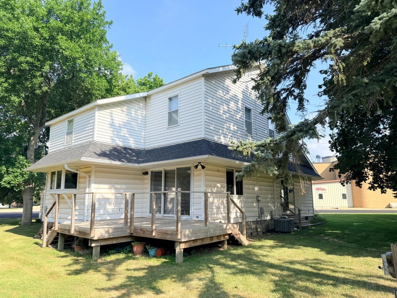 451 Paul Ave, Lake Wilson, MN 56151
