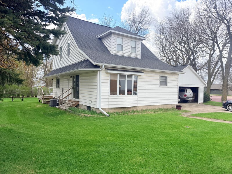 451 Paul Ave, Lake Wilson, MN 56151