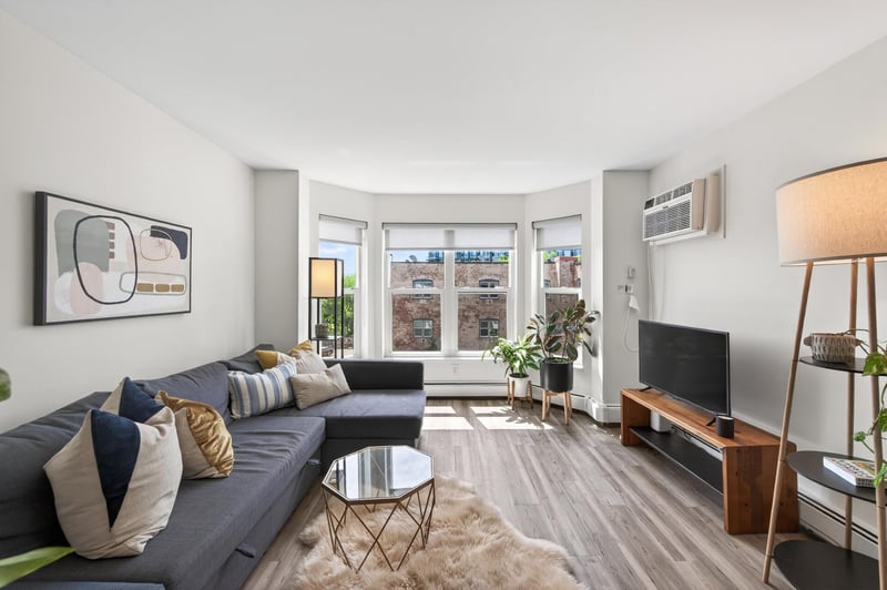 720 3rd Ave NE #312, Minneapolis, MN 55413