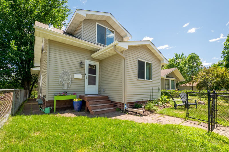 5218 N 4th St, Minneapolis, MN 55430