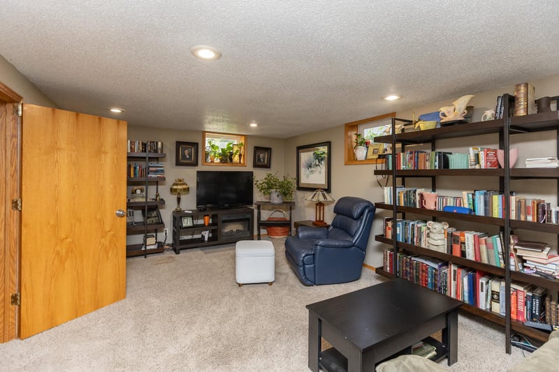 623 Washington Ave, Fairmont, MN 56031