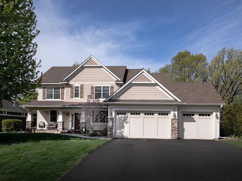 2110 Valley Creek Ln, Shakopee, MN 55379