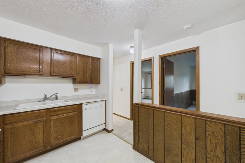 1000 41st Ave NE #211, Columbia Heights, MN 55421