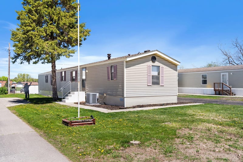 2210 Sundet Ln, Faribault, MN 55021