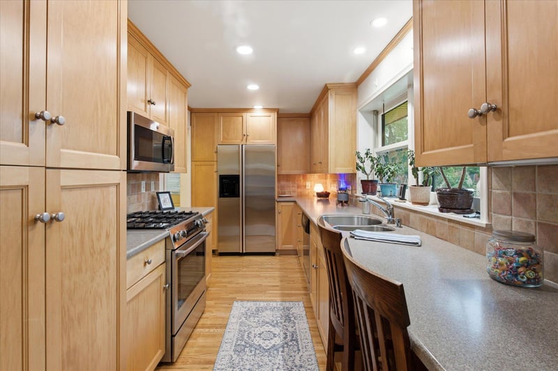 1305 E 52nd St, Minneapolis, MN 55417