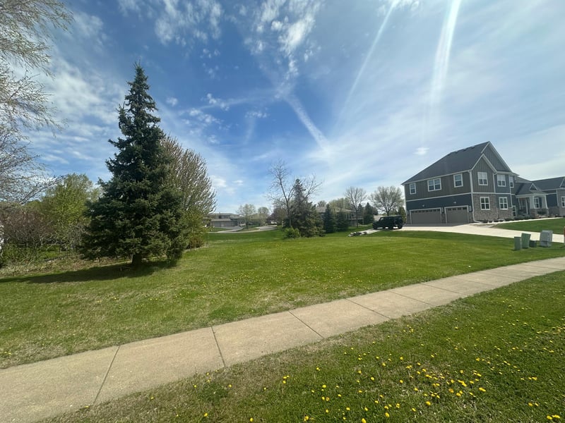 14487 Wilds Pw NW, Prior Lake, MN 55372