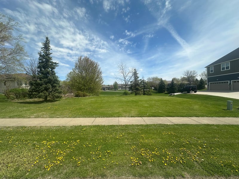 14487 Wilds Pw NW, Prior Lake, MN 55372