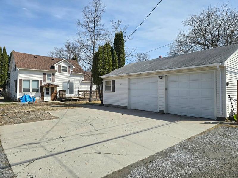 1011 10th St, International Falls, MN 56649