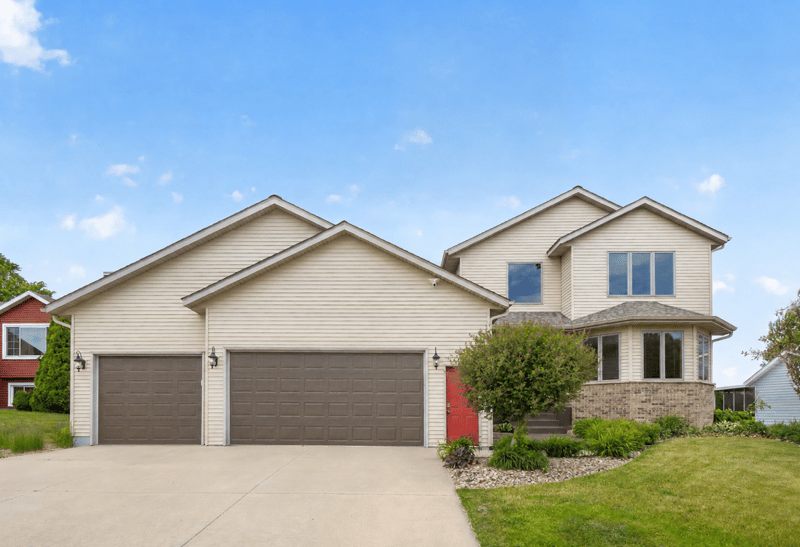 1011 Golfers Ct Se, Rochester, MN 55904