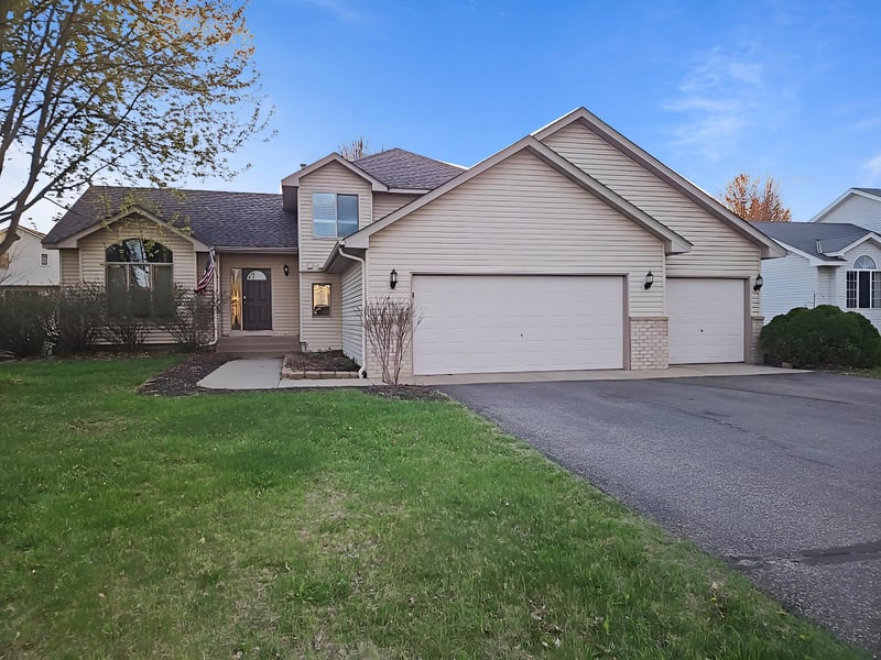 13788 Goldenrod St NW, Andover, MN 55304