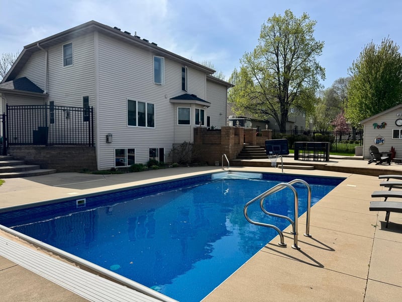 2667 Waterford Ct, Saint Cloud, MN 56301