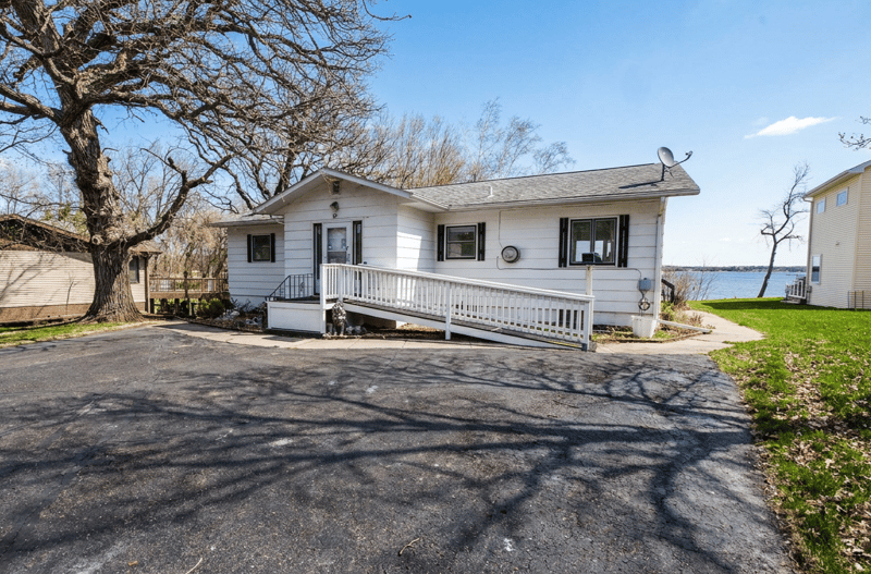 20645 Oakland Beach Rd, Detroit Lakes, MN 56501