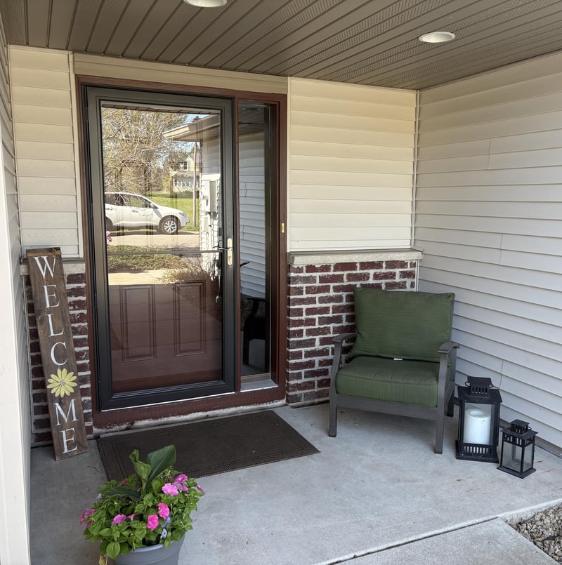 19595 Prairieview Dr, Rogers, MN 55374