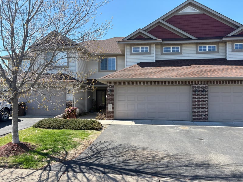19595 Prairieview Dr, Rogers, MN 55374