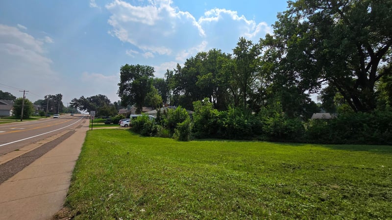 3949 Douglas Dr N, Crystal, MN 55422