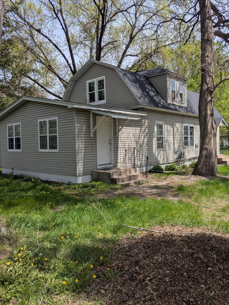 306 4th Ave S, Princeton, MN 55371